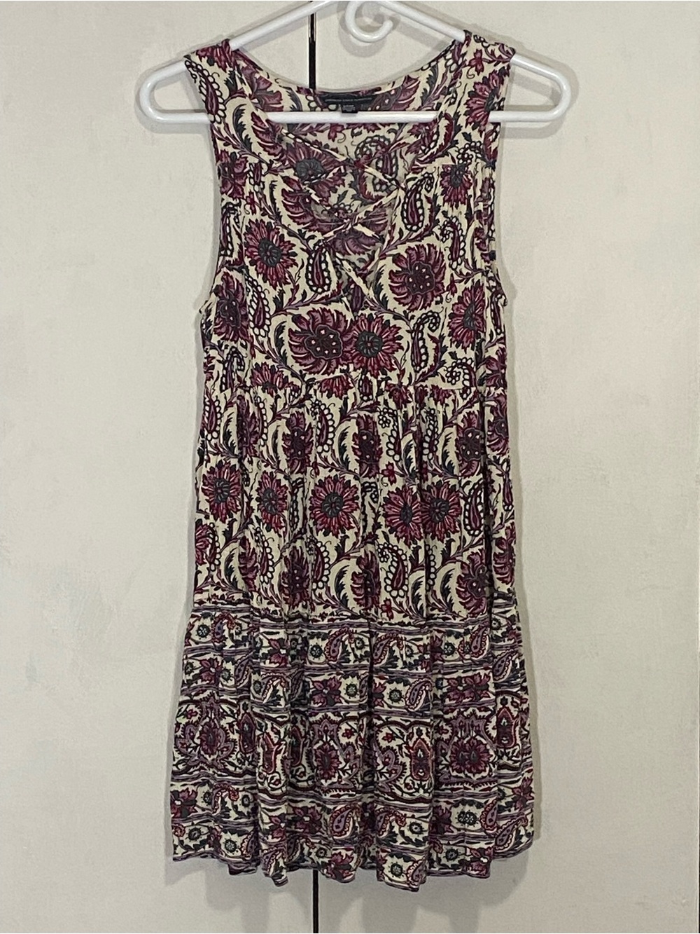 American Eagle Outfitters Sleeveless Floral Mini Dress in Cream and Burgundy Sm